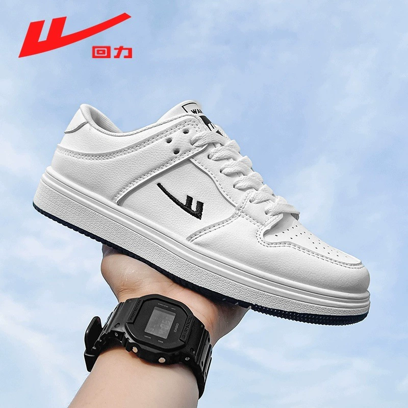 Опушенные женские туфли 2024 осень и зима новые мальчики водонепроницаемые ученики средней школы спортивные женщины белые туфли маленькие белые туфли кроссовки женские