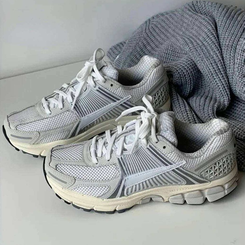 Putian Shoes Vomero 5 Running Shoes Vomero 5Th Generation Marathon Retro Valentine's Day Casual Sports Shoes for Men and Women