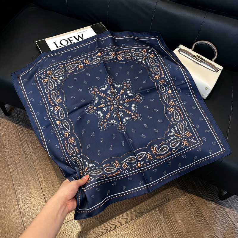 Colección 70*70 nuevo estilo bufanda de seda azul sensación de alta calidad imitación bufanda cuadrada de seda moda todo-fósforo bolsa atada bufanda de pelo