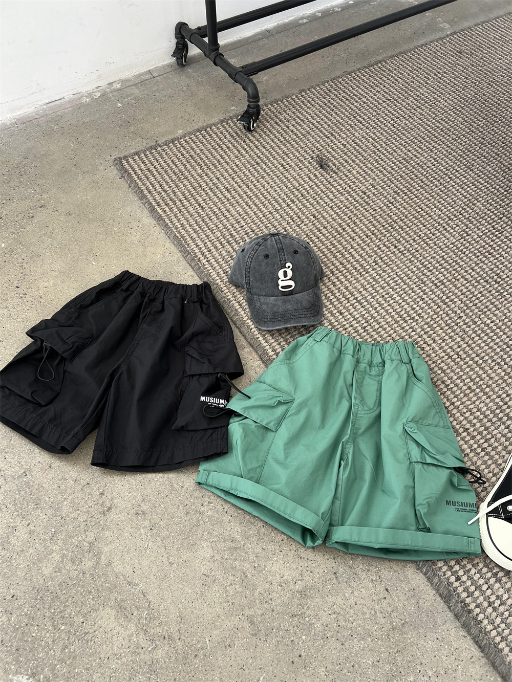 Sommerbørns amerikansk stil store lommer tynde arbejdsshorts til mænd og kvinder, løse snøreshorts, street glatte bukser_voghion.com