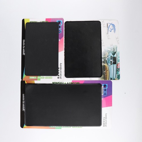 Car interior supplies anti-slip mat, car universal car logo mobile phone perfume anti-slip mat, high temperature resistant silicone