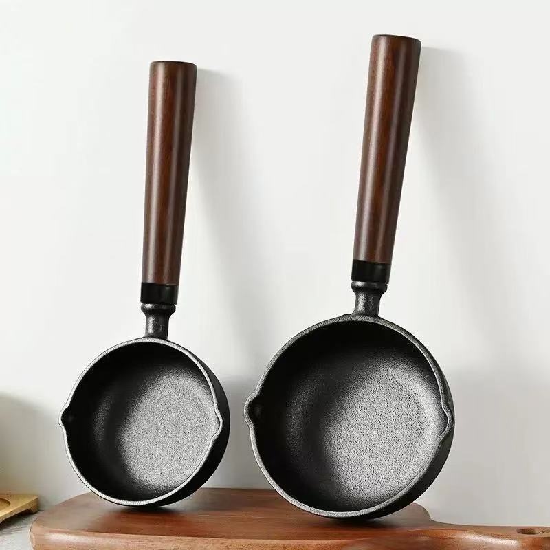 Small cast iron skillet, deepened frying pan for frying eggs, oil-splashing pan, small iron pan for oil-splashing, special small pan for oil-splashing Small cast iron skillet, deepened frying pan for frying eggs, oil-splashing pan, small iron pan for oil-splashing, special small pan for oil-splashing