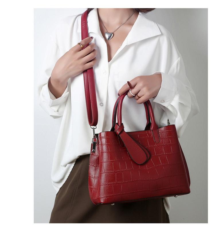 Women's Medium Pu Leather Crocodile Fashion Ornament Square Zipper Bag Sets display picture 19