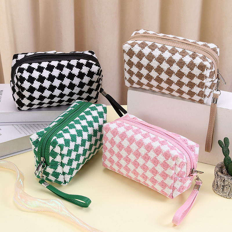 Vacation Solid Color Polyester Storage Bag Makeup Bags display picture 1