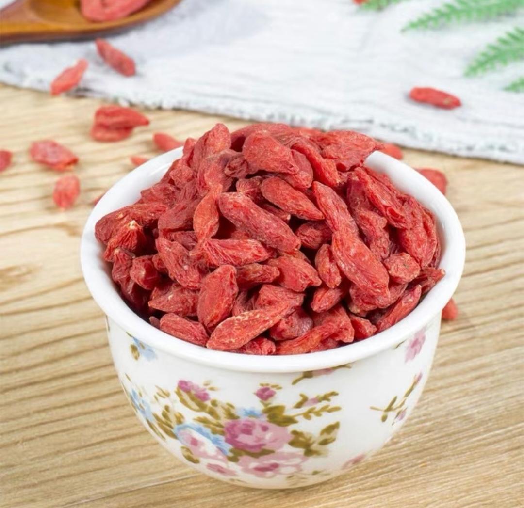 Red Goji Berries Gouqizi Dried Wolfberry Fruit 500g for Tea Soup and Daily Herbal Use overview