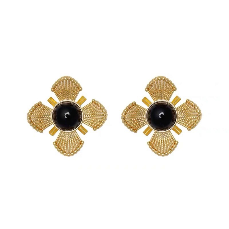 Small design retro ear clips