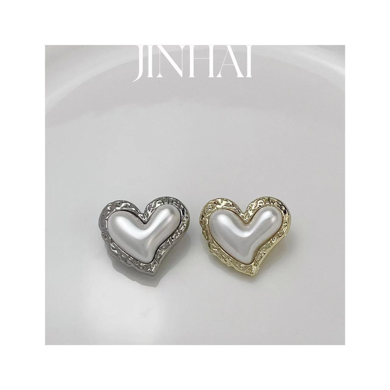 瑾海双拼纽扣 气质ins风珍珠白褶皱边爱心形合金有脚连衣裙装饰扣