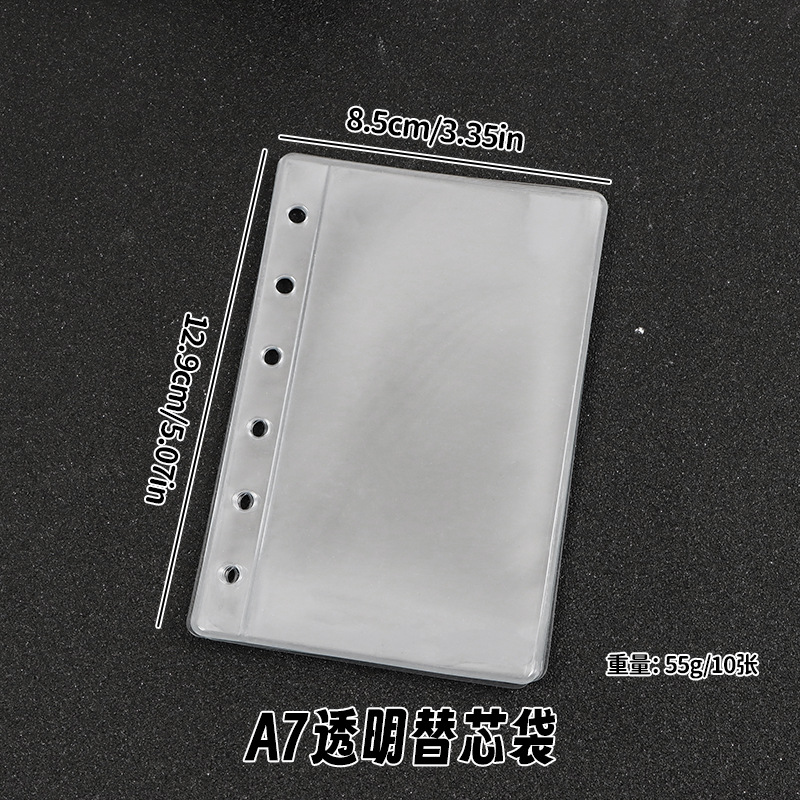 Una bolsa de recarga transparente A7 (fondo blanco)