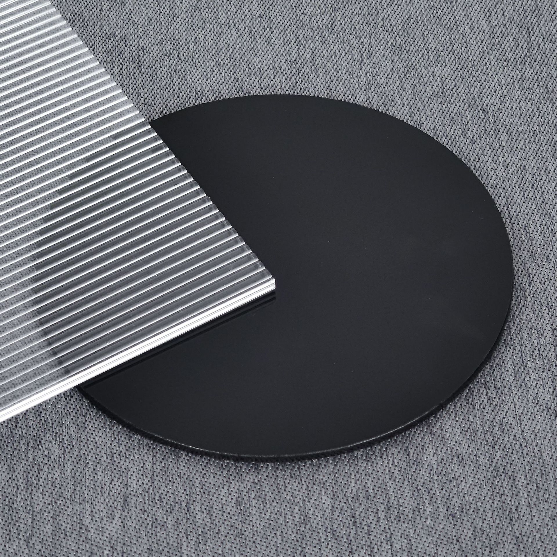 3MM镜面黑色亚克力圆片 手办底座倒影板 激光打孔定制手工材料