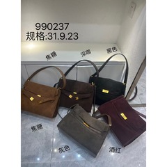高级感牛皮磨砂腋下公文包女秋冬新款百搭麂皮绒单肩斜跨托特包潮