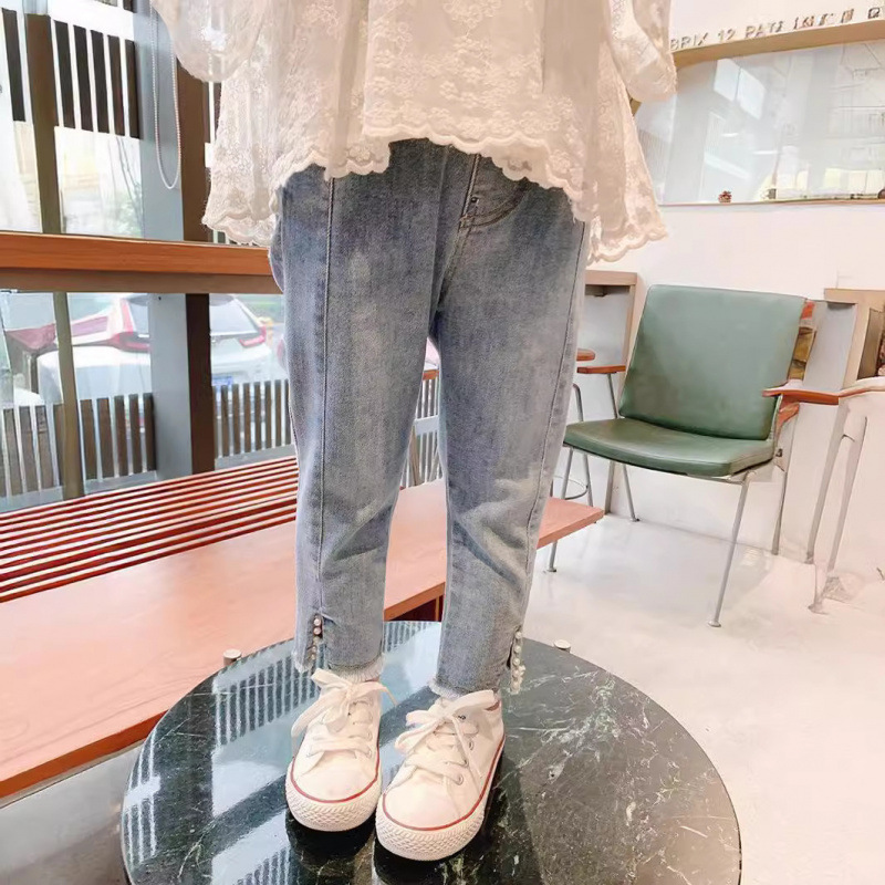 Jeans de pies pequeños para niñas 2025 primavera y otoño nuevos pantalones casuales de estilo occidental para niños coreanos pantalones largos de todo fósforo para niñas image 3
