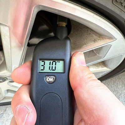 Air pressure gauge/tire pressure gauge display tire pressure belt inflatable