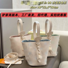 ���ğ��N�^����ƤˮͰ���r�аٴ�Ůʿ������͹����e�μ�б��Ů��