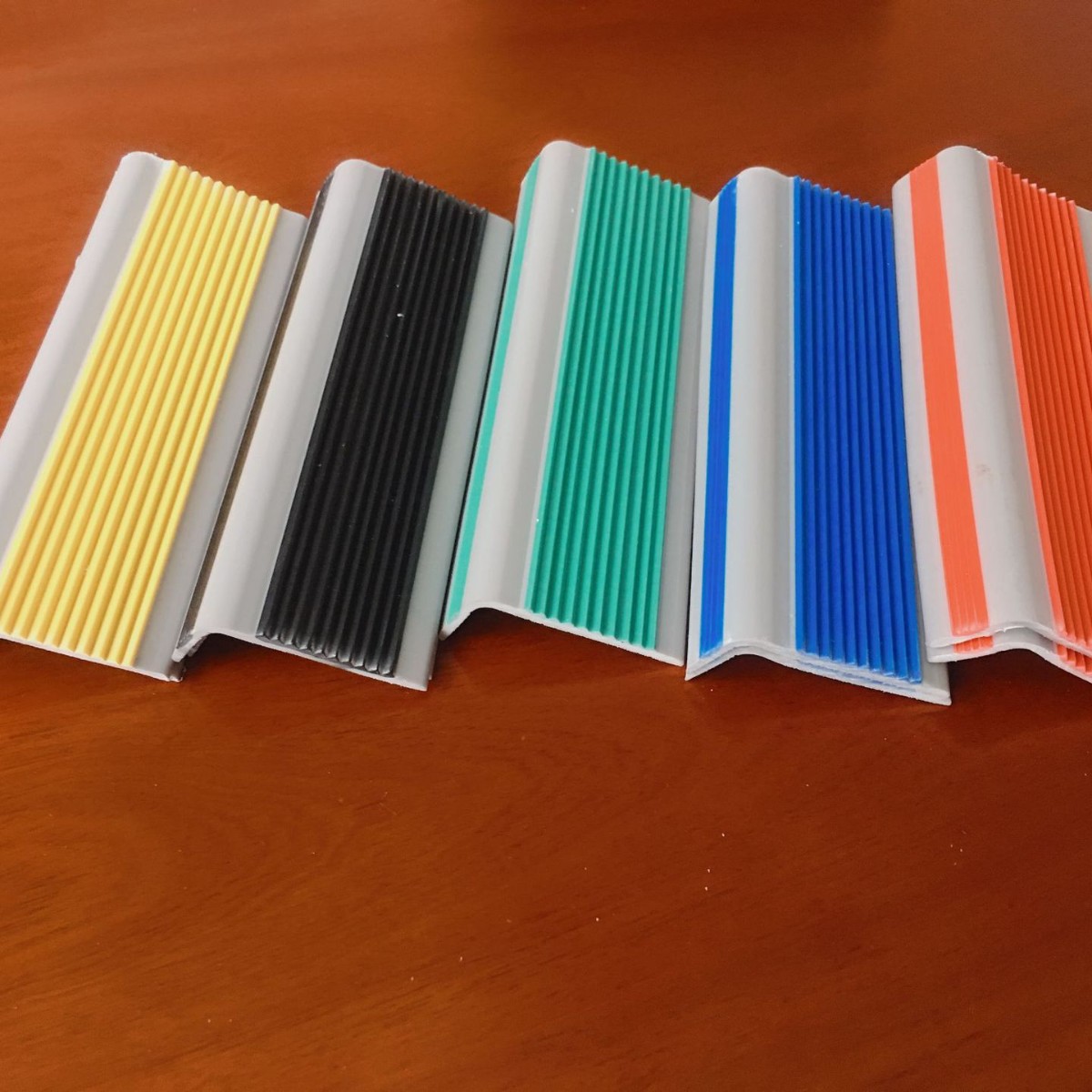 塑料护角 楼梯踏步护角 打包护角