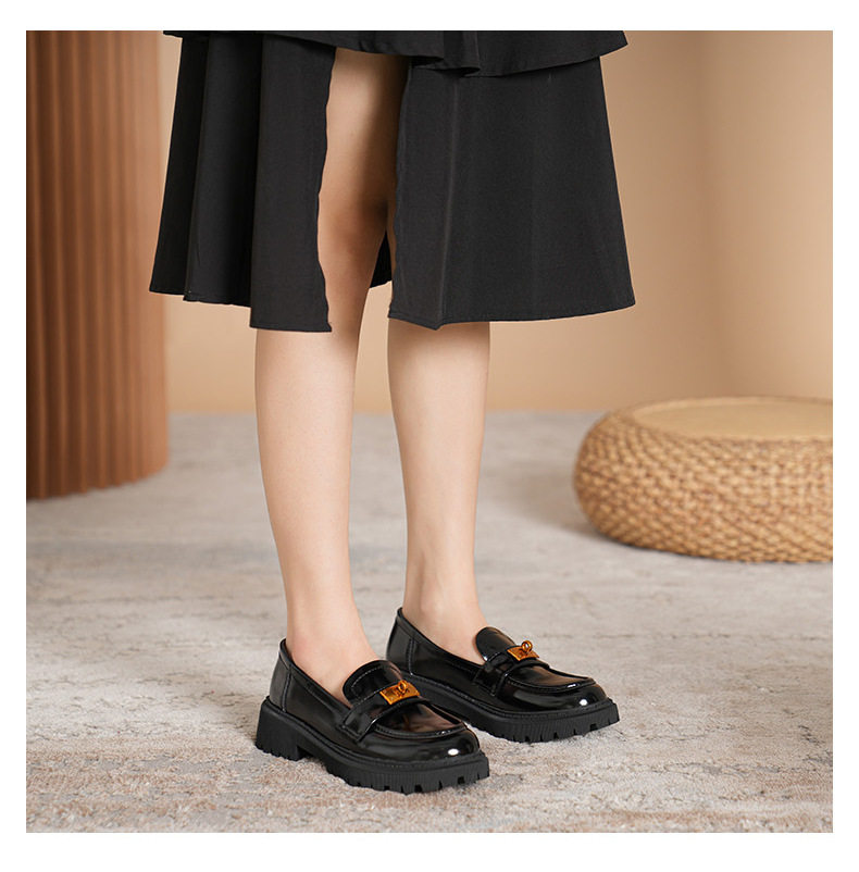 Giày lười nữ da mềm mũi tròn đế dày khóa vàng gót vuông 3–5 cm — Màu đen chi tiết 22