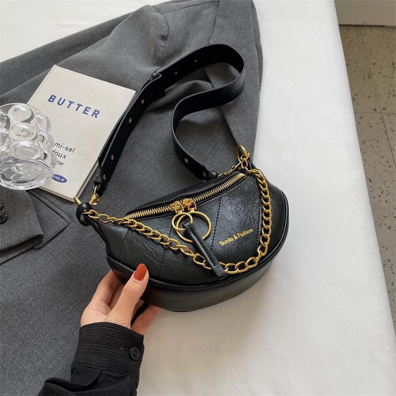 Sacoche bandoulière matelassée style vintage français pour femme, collection automne-hiver 2025, sac bandoulière minimaliste de niche_voghion.com