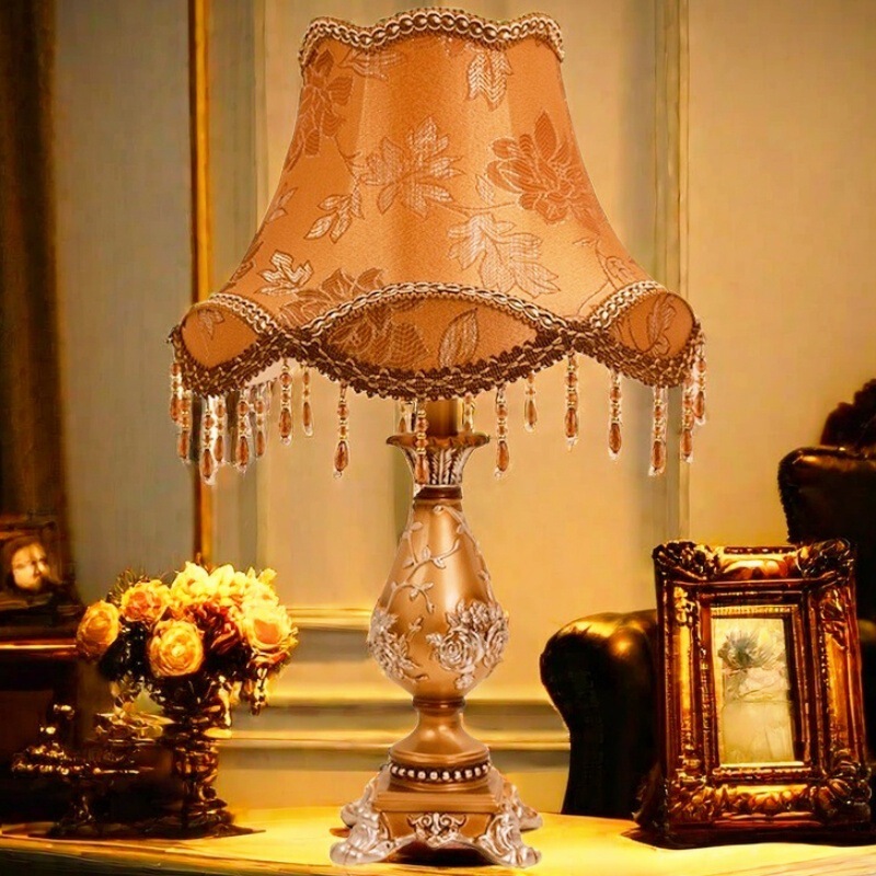 Cross-border European-style Living Room Table Lamp Retro American Classical High-end Luxury Warm Romantic Wedding Room Bedroom Bedside Table Lamp Cross-border European-style Living Room Table Lamp Retro American Classical High-end Luxury Warm Romantic Wedding Room Bedroom Bedside Table Lamp