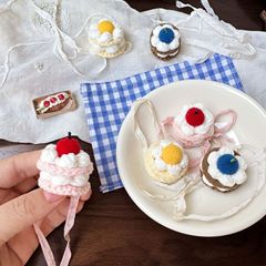 おしゃれなウサギのキラキラ服、ニットケーキ帽子、手作り帽子、10cmの人形用高品質かぎ針編み帽子