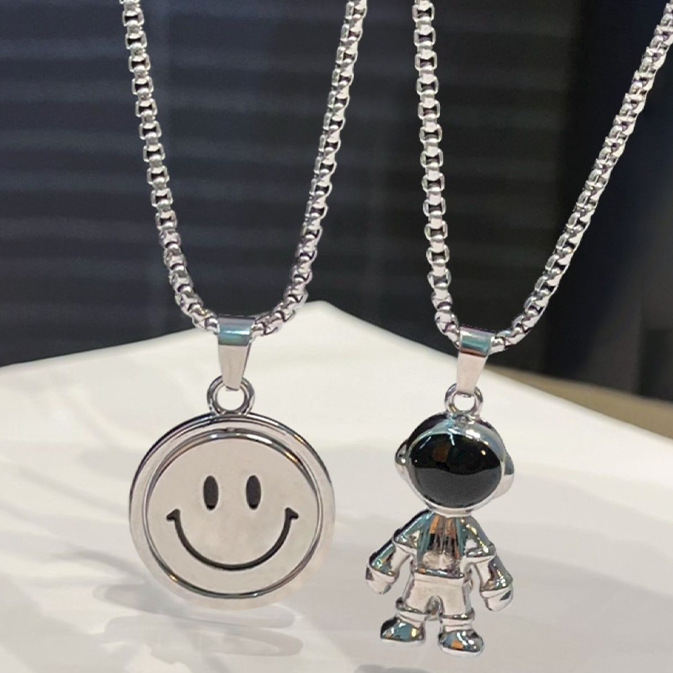 Titanium Steel Astronaut Crying Smiley Face Necklace, Unisex Versatile Stainless Steel Jewelry, Non-Fading Accessory, Hip-Hop Spaceman Titanium Steel Astronaut Crying Smiley Face Necklace, Unisex Versatile Stainless Steel Jewelry, Non-Fading Accessory, Hip-Hop Spaceman