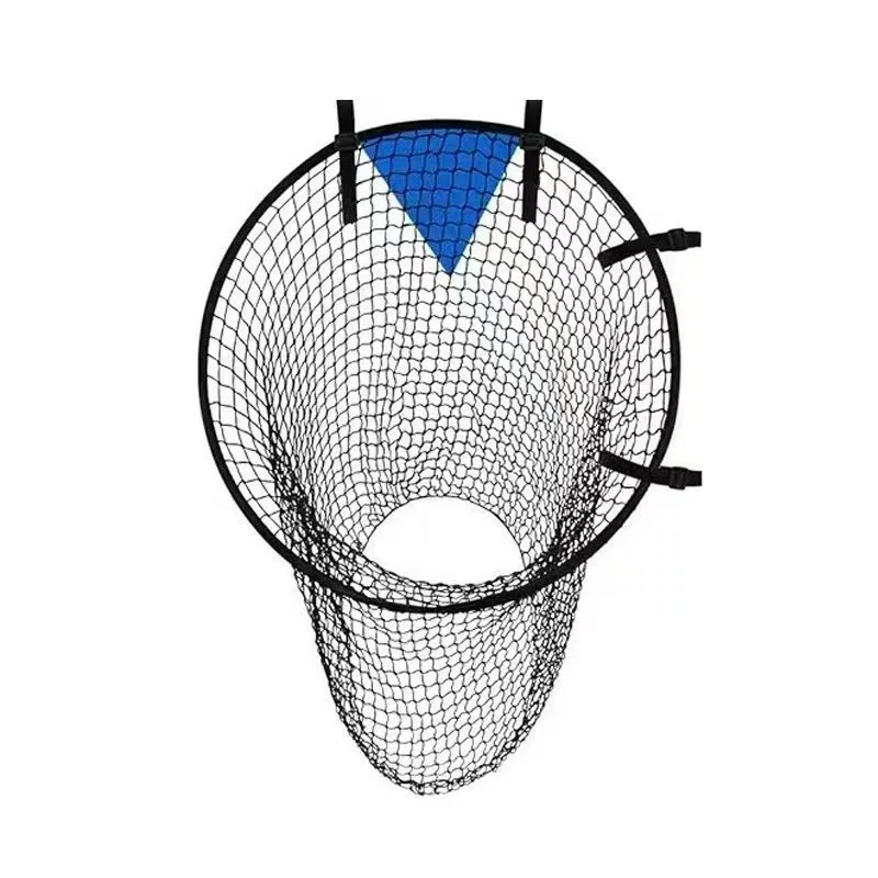 Футбольные ворота в целевом каркае