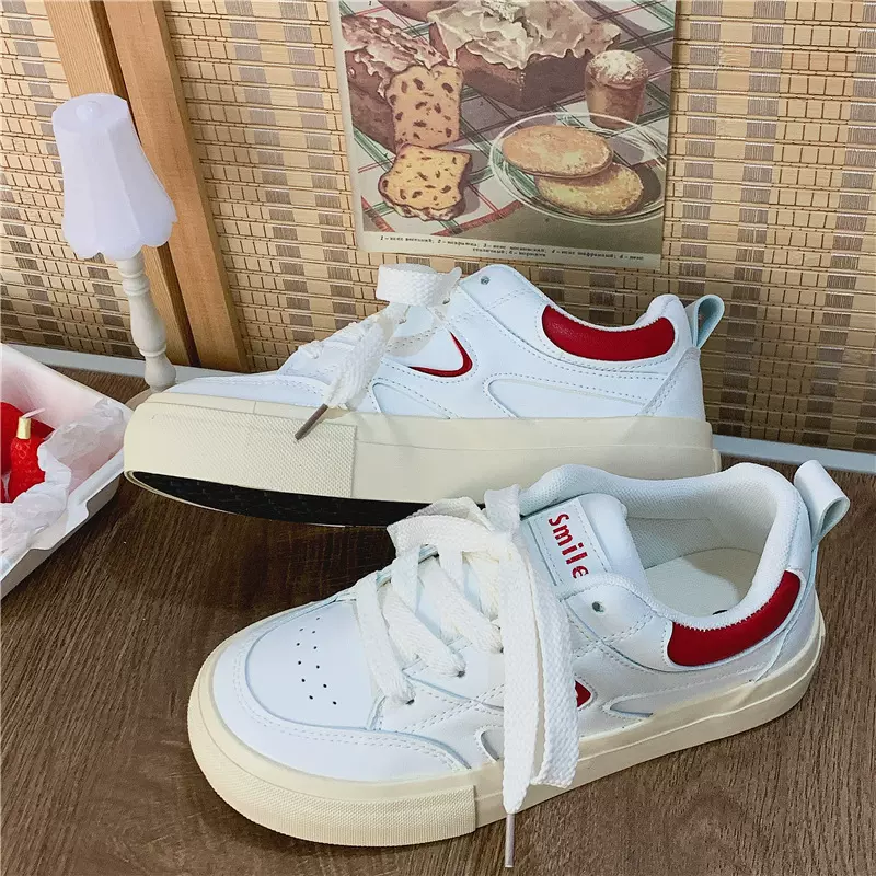 2023春季新款小白鞋女学院风平底低帮韩版皮面帆布鞋港风运动女鞋