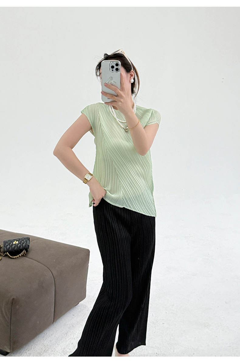 Áo thun nữ tay ngắn cổ tròn vạt xéo xếp ly bất đối xứng — đen chi tiết 18