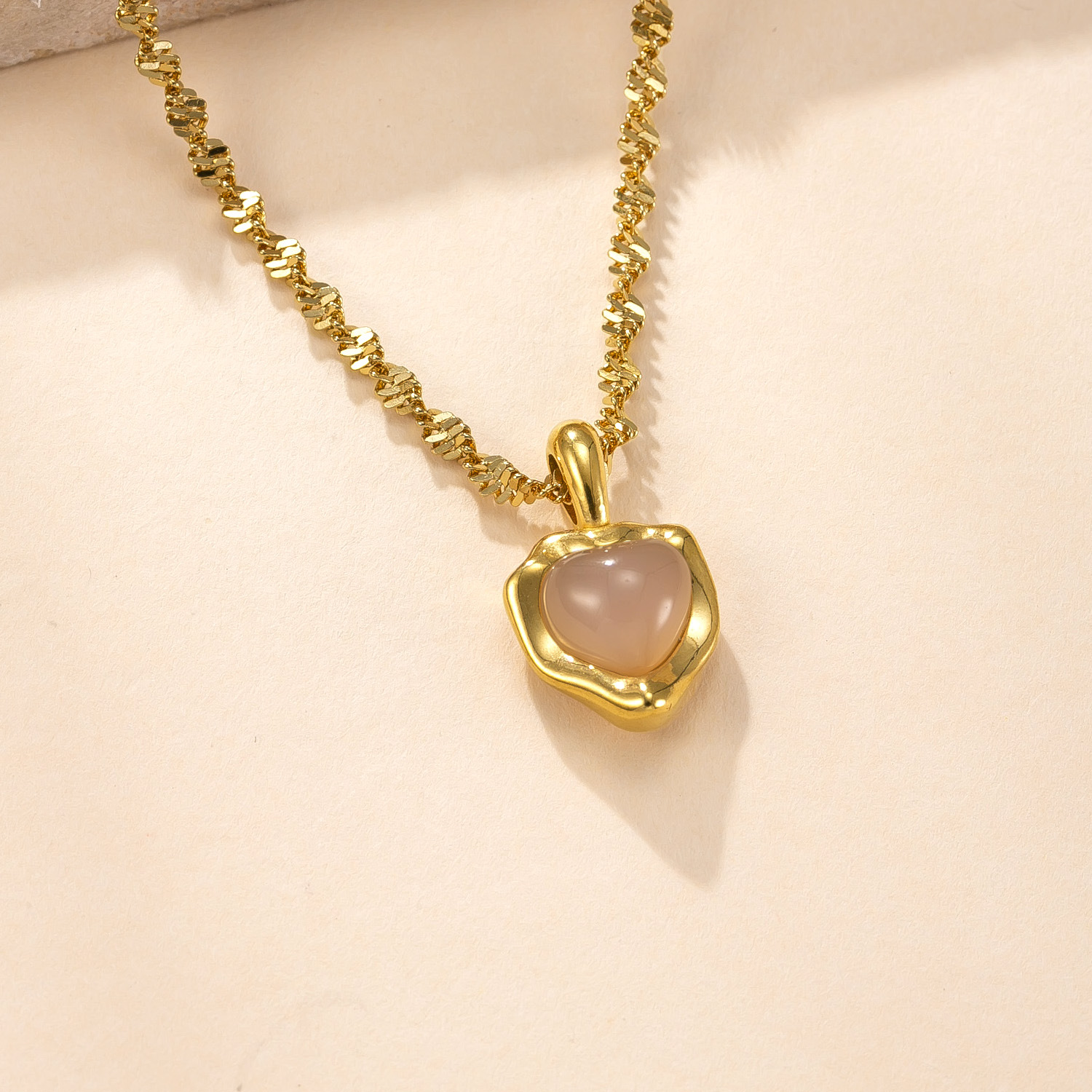 Colgante único moda transfronteriza joyería de acero inoxidable amor collar de piedra natural lujo ligero fábrica de accesorios de joyería de bricolaje simple