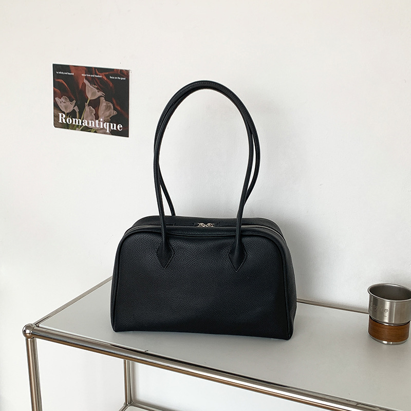 New Top Grain Cowhide Boston Pillow Bag Korean Niche Underarm Bag For Women Large Capacity Commuter Shoulder Handbag - Thumbnail 6