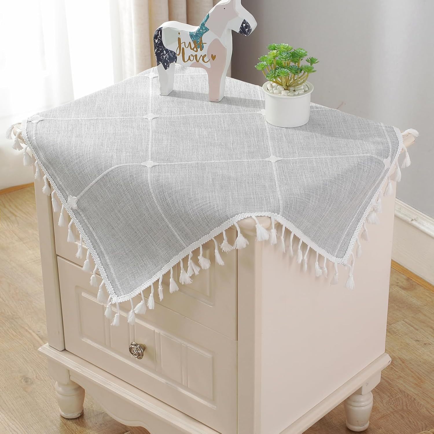 Hot-selling Simple Fashion Embroidered Square Plaid Bedside Table Cover Cloth Tablecloth European-style Washable Dustproof Cover Towel Decoration