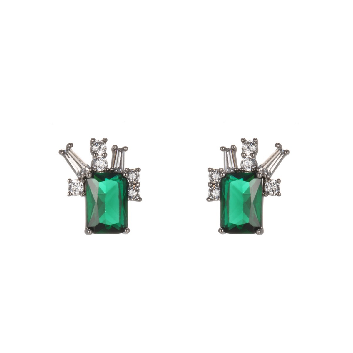 Xuping imitación de aretes de color esmeralda de verano de alto nivel nicho pernos de lujo ligeros temperamento cuadrado simple orejas para mujeres