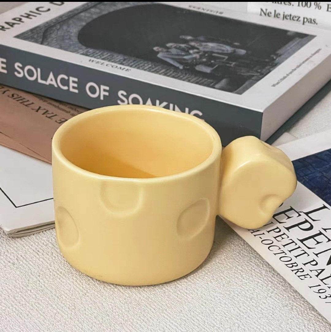 Hermosa taza creativa taza Linda taza de café de cerámica ins taza de agua plato femenino de alto aspecto regalo de cumpleaños