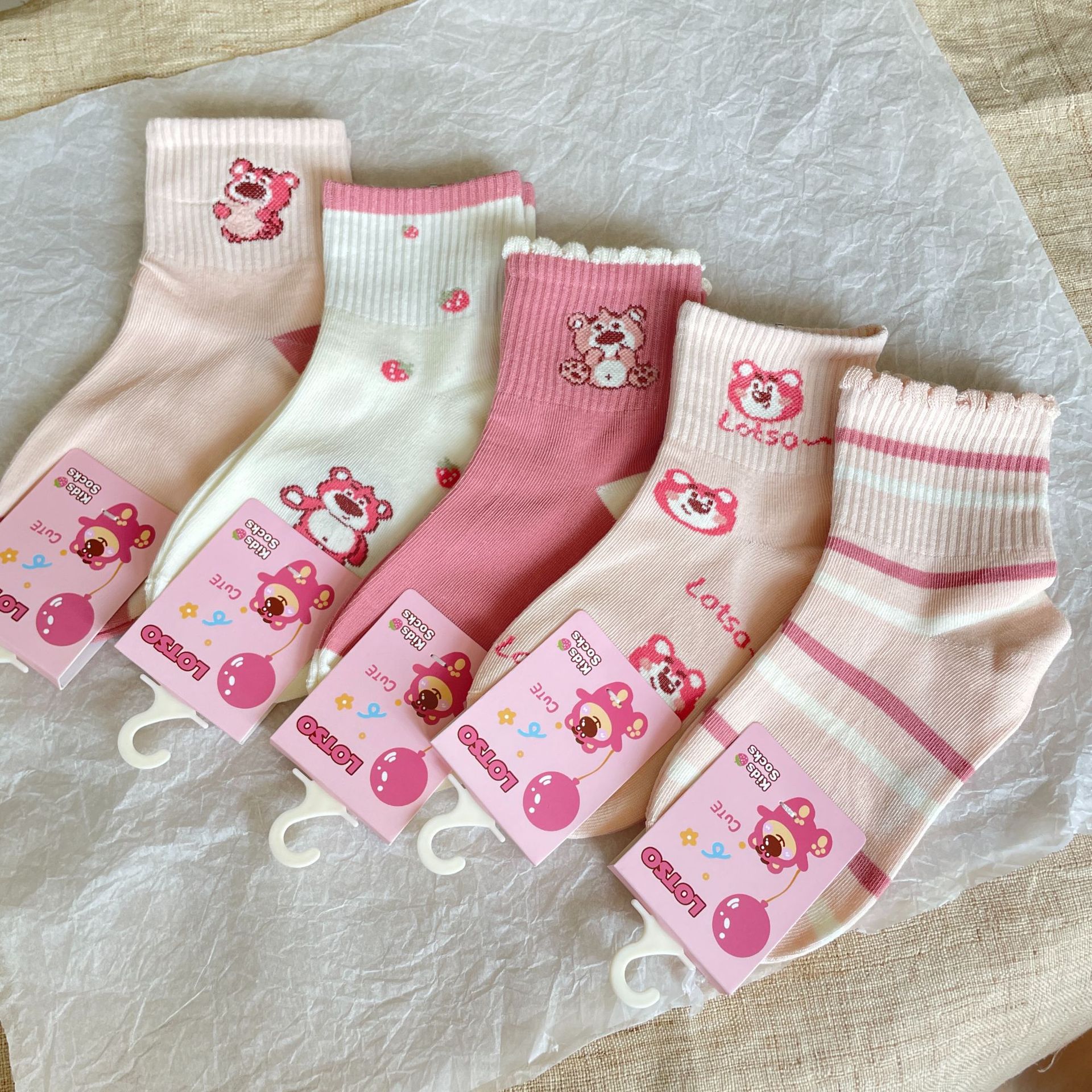 子供靴下レタートレンディな靴下ストライプカレッジスタイル女の子靴下ピンク甘いクールなスタイルスポーツソックス卸売トレンド