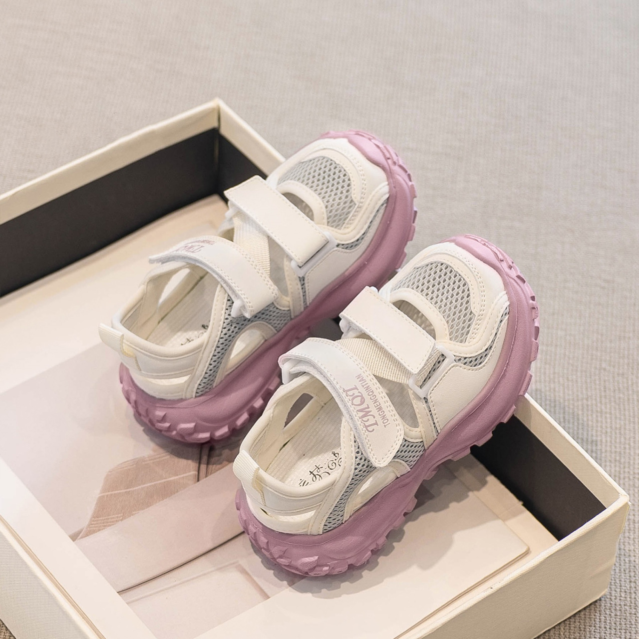 Girls' Sports Sandals Summer 2026 New Popular Model Children's Closed-Toe Shoes for Older Kids, Hollow Design, Fashionable and Non-Slip