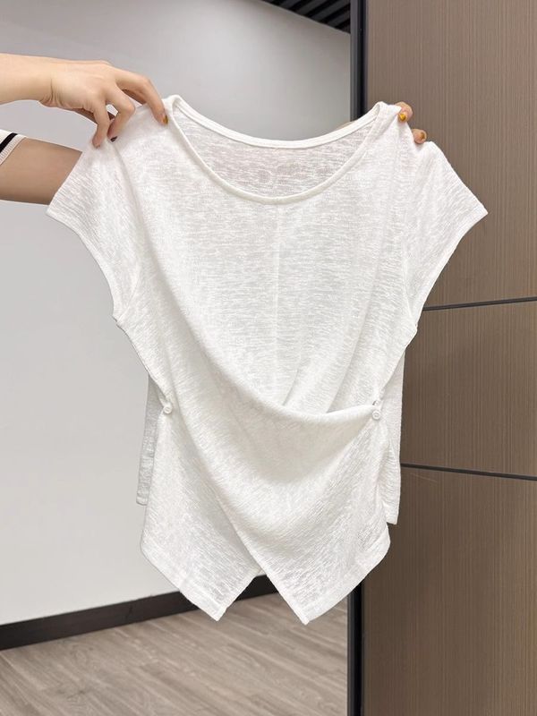 ヨーロッパの人気の女性用半袖Tシャツ2025新しい夏の薄いスタイル、軽い高級感、ハイエンド、超人気の年齢を減らすユニークなトップス|undefined