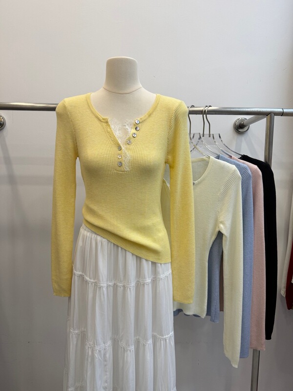 Atmospheric lace half-open collar knit sweater for women, bright yellow with shell buttons, vertical ribbed stretch slimming long-sleeve sweater