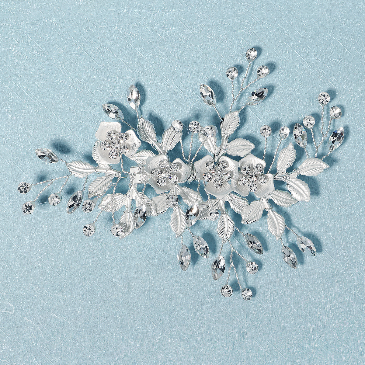 クロスボーダー热い贩売花嫁アクセサリーハンドメイドパールメタル花ヘアクリップ夏森系高级感カモ口クリップ