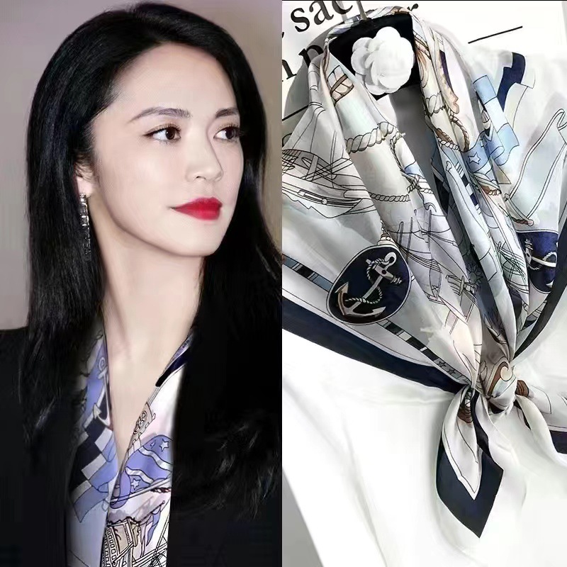 90 스퀘어 스카프 [부드러운 항해-파란색과 흰색]]