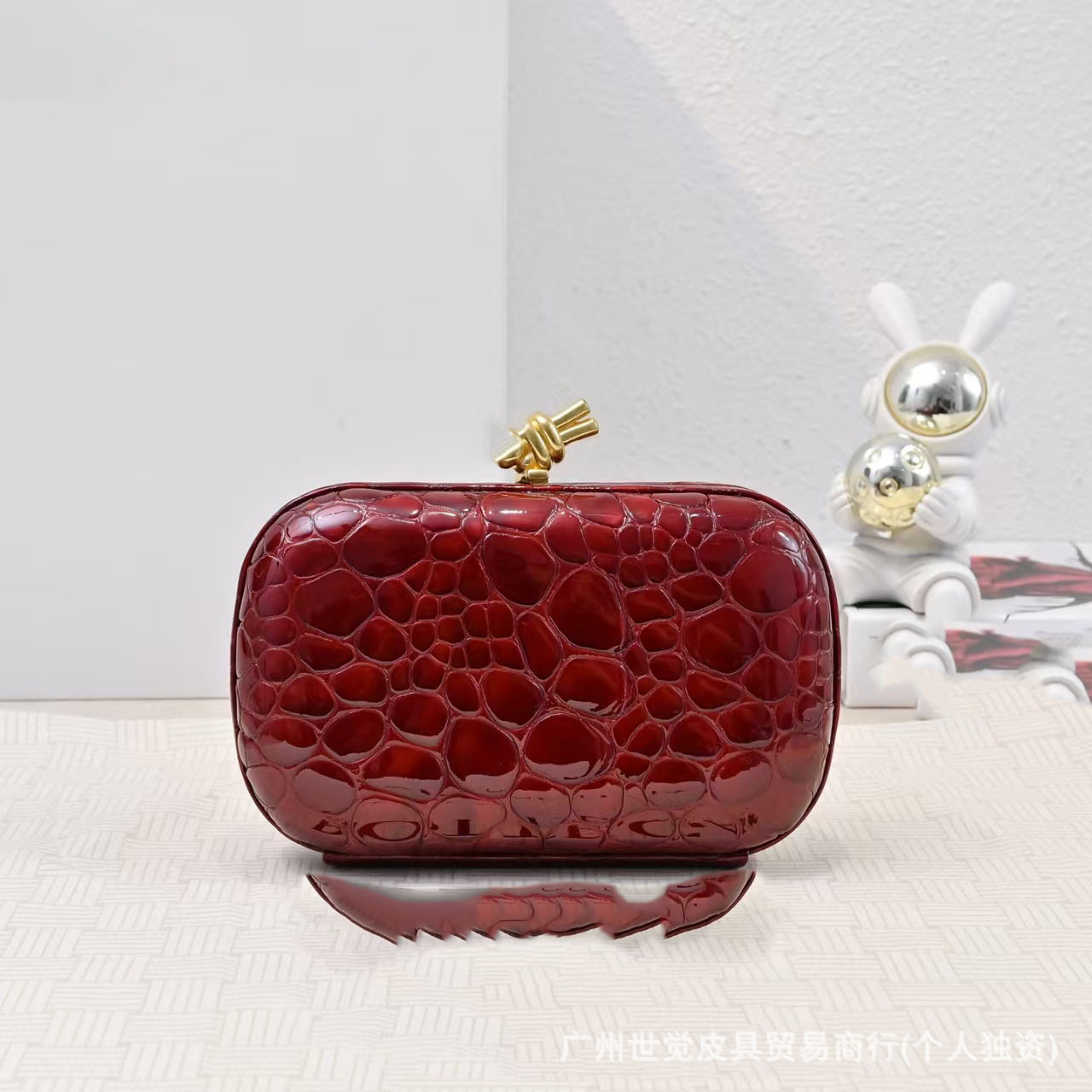 2025 New Crocodile Embossed Women's Wallet Small Square Bag Original Sheepskin Versatile Banquet Clutch Shoulder Evening Bag