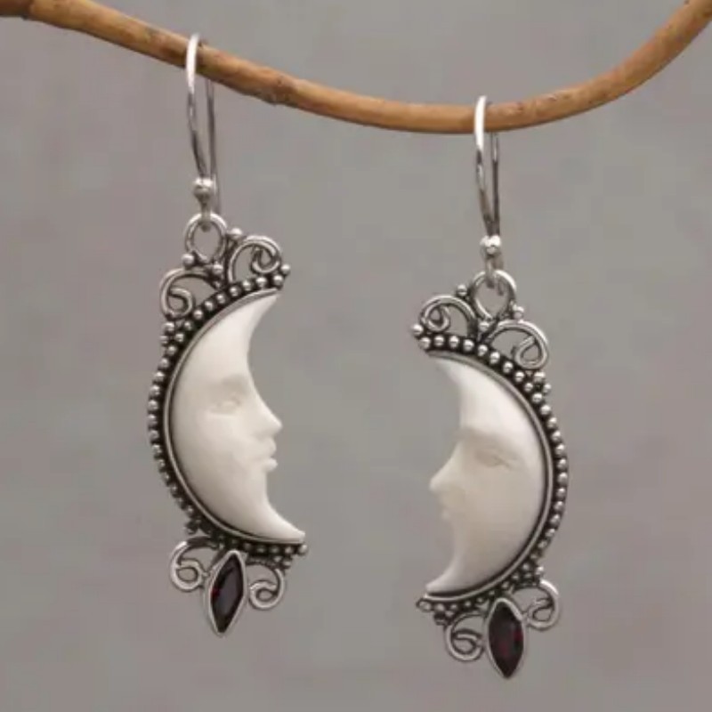 Mingfei cross-border new jewelry creative European and American retro personality simple black white moon pendant earrings women