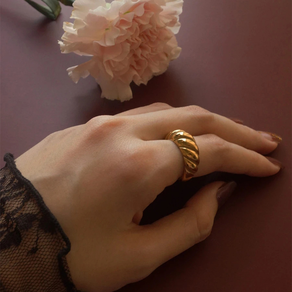 Fashion Croissant Pattern Alloy Open Ring display picture 1