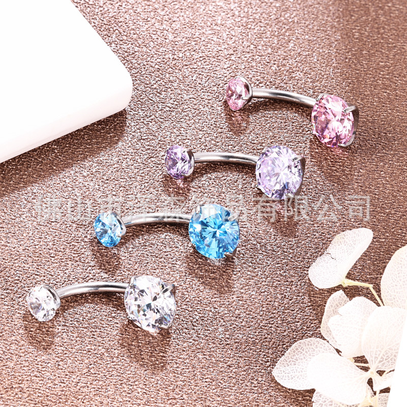 16G labret stud size and finish detail