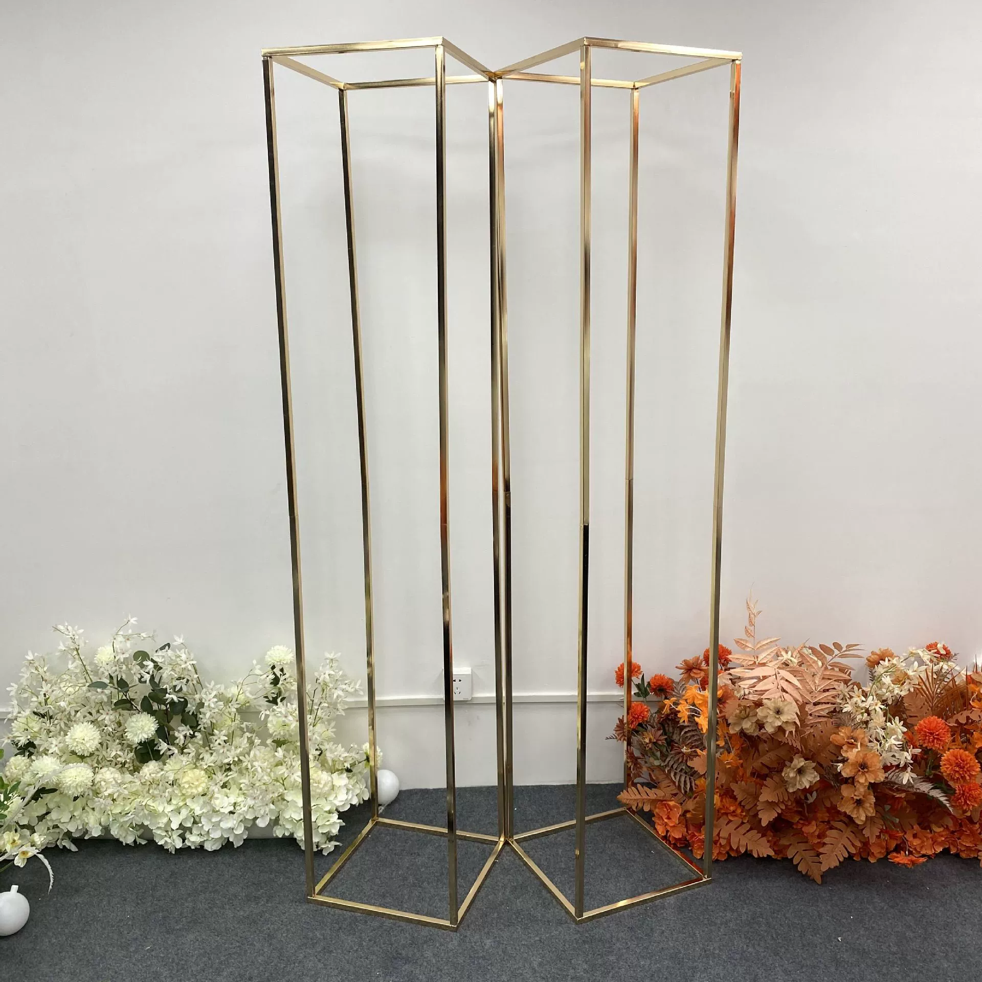 Wedding props Large golden square box iron frame rectangular flower frame screen decoration geometric road quotes