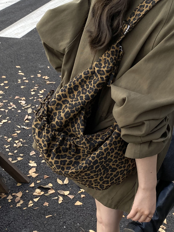 松弛感大容量包包女2025新款通勤百搭斜挎包秋冬季流行豹纹单肩包|undefined