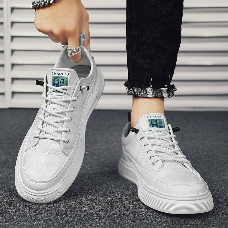 Летние мужские туфли 2024, новые повседневные кожаные туфли на мягкой подошве для подростков, низкие белые слипоны, модные кроссовки.