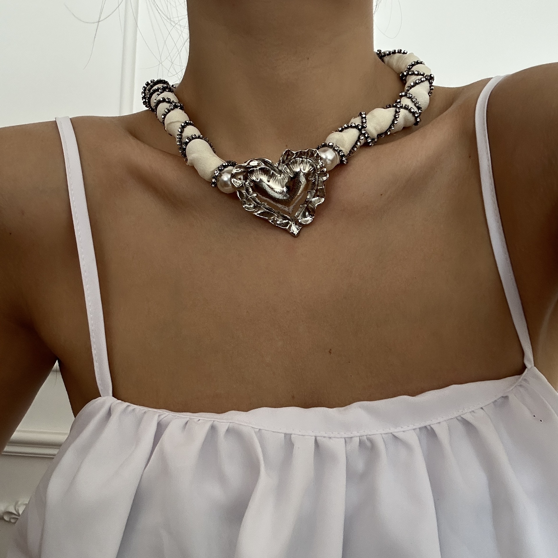 69g Weight Alloy Pendant Material Pendant Necklace Classification 1 Piece Quantity Holiday, Street Occasion Alloy Material Heart Shape Pattern Women's Gender Exaggerated, Simple Style Style Exaggerated Simple Style Heart Shape Alloy Cloth Wholesale Statement Necklaces 7