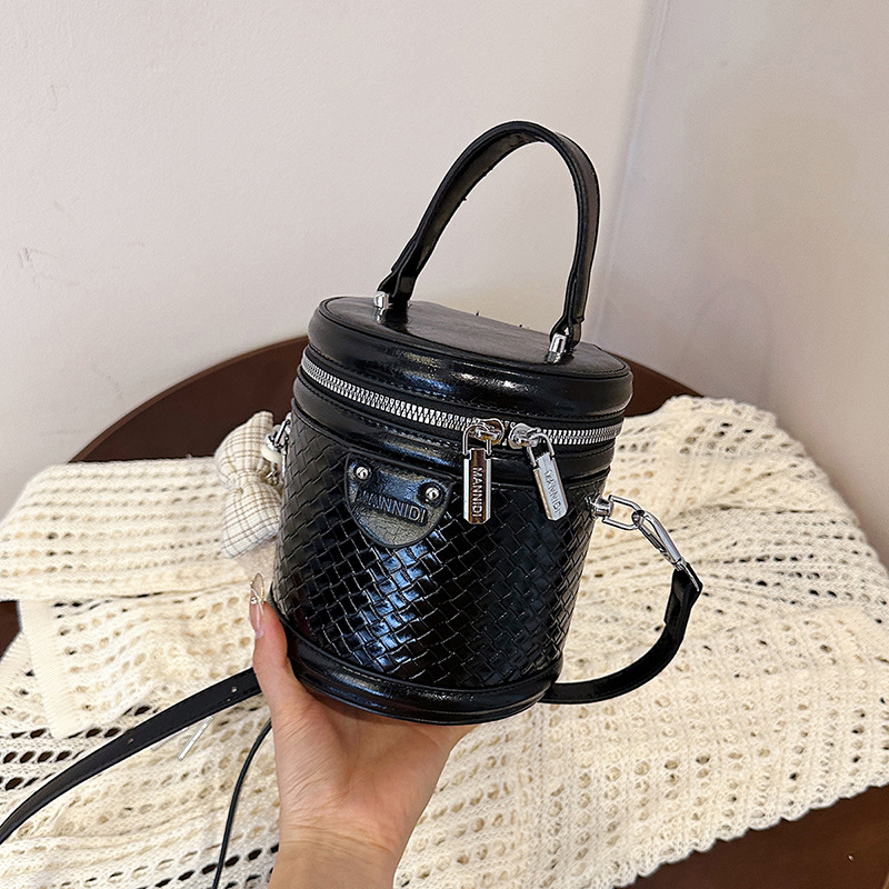 Bolsos de cubo de mano de alta sensación de tejido, bolsas de mano de mujer transfronterizas nuevas moda portátiles de lujo ligero bolsas de hombro