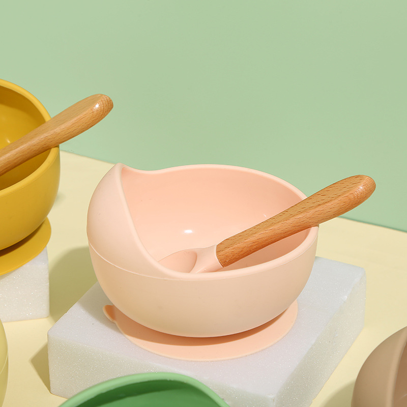 Transfronterizo en stock suplemento de alimentos para bebés tazón antideslizante resistente a la caída traje de vajilla para niños mango de madera cuchara lechón tazón de silicona