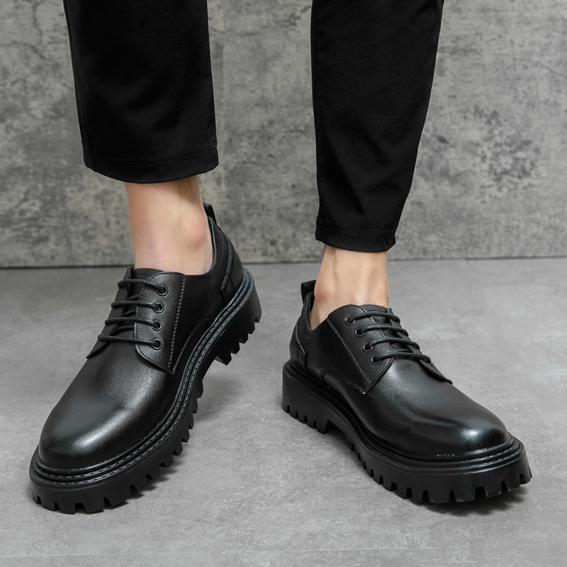 Pequeños zapatos de cuero para hombres 2025 otoño nueva correa de cabeza redonda estilo británico tendencia negra 37 talla zapatos simples zapatos muffin suela gruesa image 4