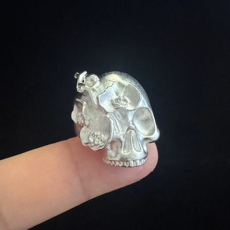 Beauty Coexist with Death, Symbolizing a Skull Blooming with Flowers, Ring for Men in European and American Dark Style, Burnt White Ring for Women Beauty Coexist with Death, Symbolizing a Skull Blooming with Flowers, Ring for Men in European and American Dark Style, Burnt White Ring for Women