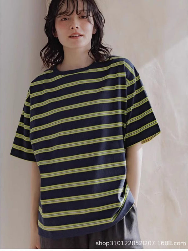 2025 新しい夏の日本のニコ半袖コントラストストライプカジュアルシンプルな年齢軽減ルーズラウンドネック Tシャツ女性用|undefined